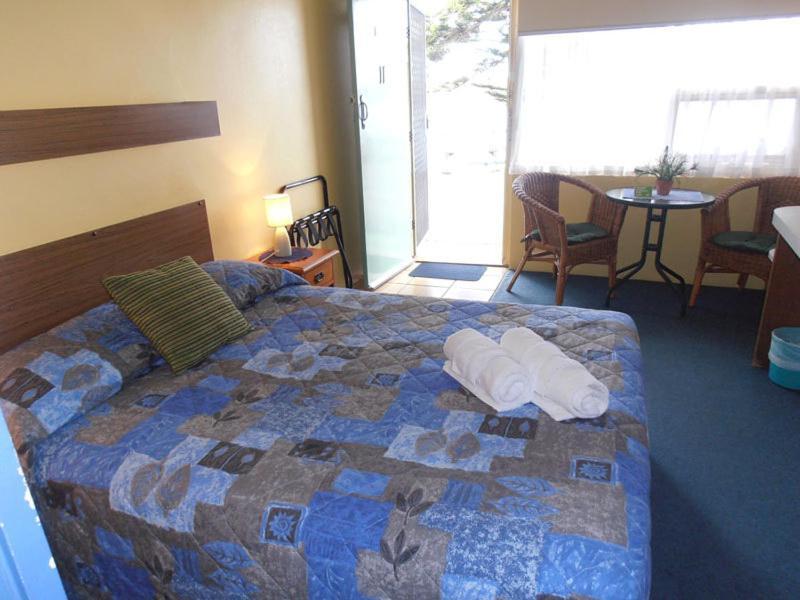 Black Swan Waterfront Motel (Adults Only) Swansea Exterior foto